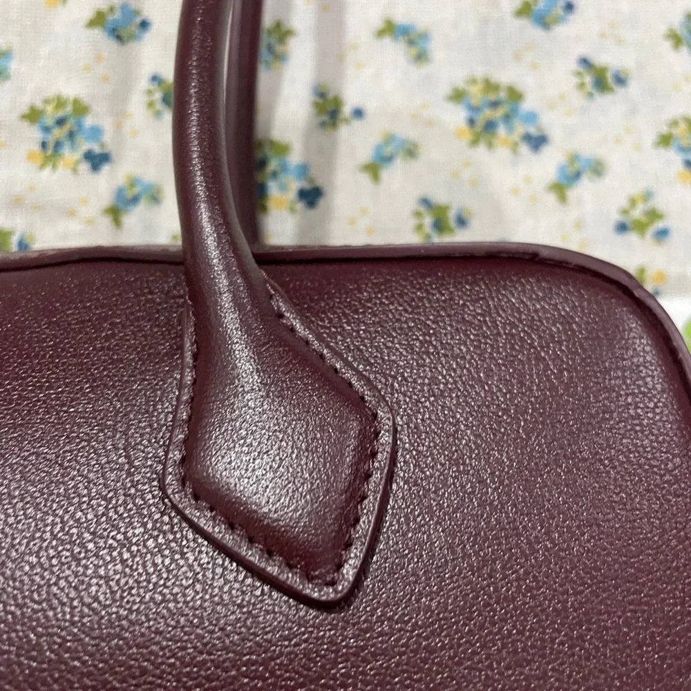 Alaïa Maroon Leather Shoulder Bag